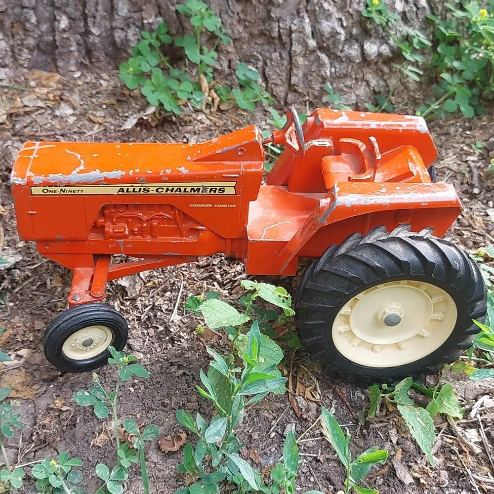 Allis-Chalmers Vintage Toy Tractor - Picture 1 of 6